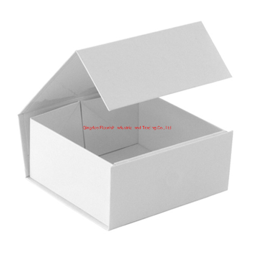 Geschenkverpackung aus rein weißem Karton für Mädchen